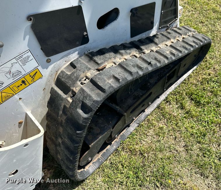 image for item EF2998 2022 Bobcat MT100 compact utility loader