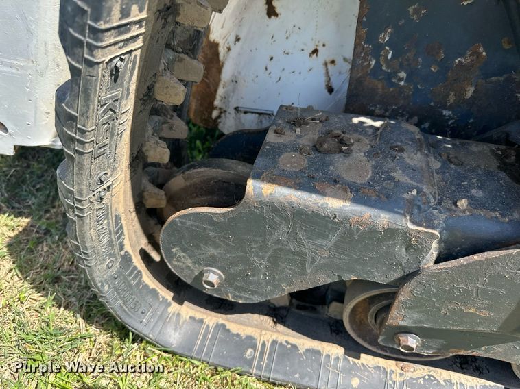 image for item EF2998 2022 Bobcat MT100 compact utility loader