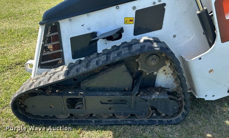 image for item EF2998 2022 Bobcat MT100 compact utility loader