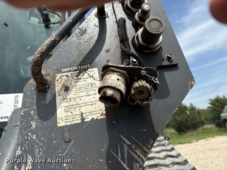 image for item EF3016 2019 John Deere 325G tracked skid steer loader