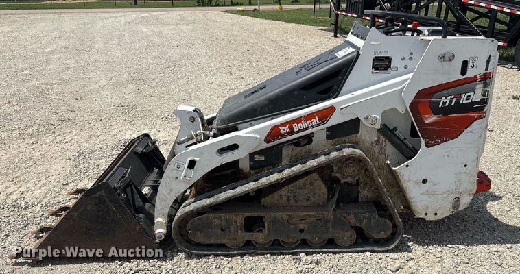 image for item EF3017 2021 Bobcat MT100 compact utility loader