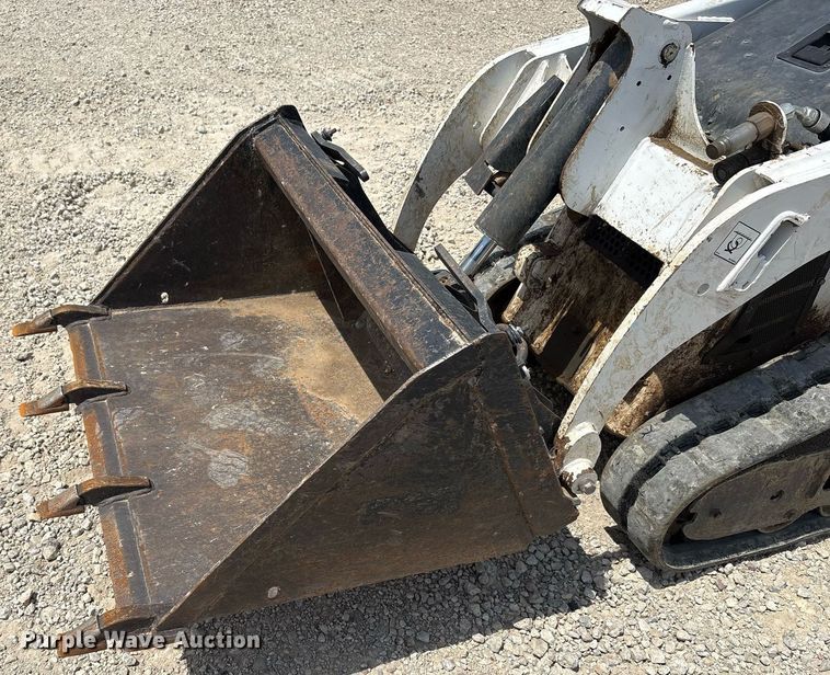 image for item EF3017 2021 Bobcat MT100 compact utility loader