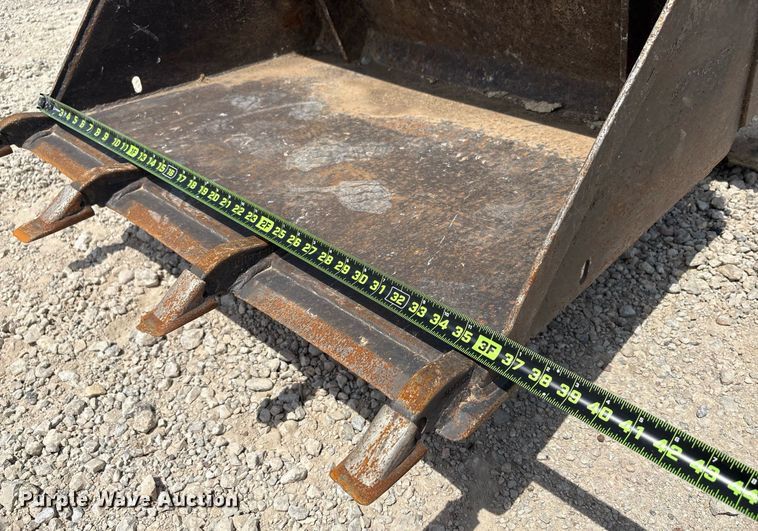 image for item EF3017 2021 Bobcat MT100 compact utility loader