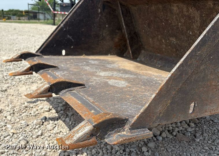 image for item EF3017 2021 Bobcat MT100 compact utility loader