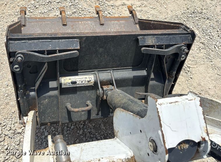 image for item EF3017 2021 Bobcat MT100 compact utility loader