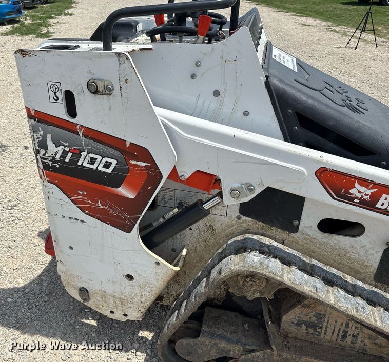 image for item EF3017 2021 Bobcat MT100 compact utility loader