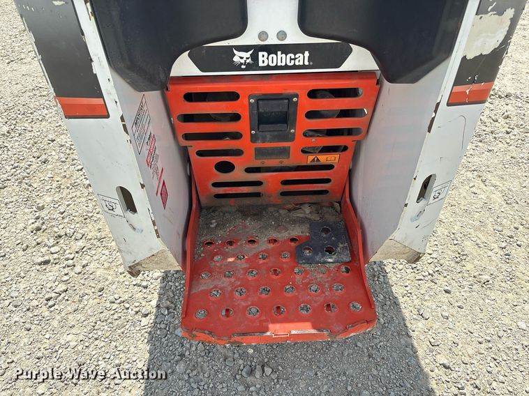 image for item EF3017 2021 Bobcat MT100 compact utility loader