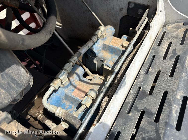 image for item EF3017 2021 Bobcat MT100 compact utility loader