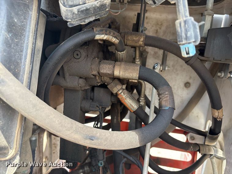 image for item EF3017 2021 Bobcat MT100 compact utility loader