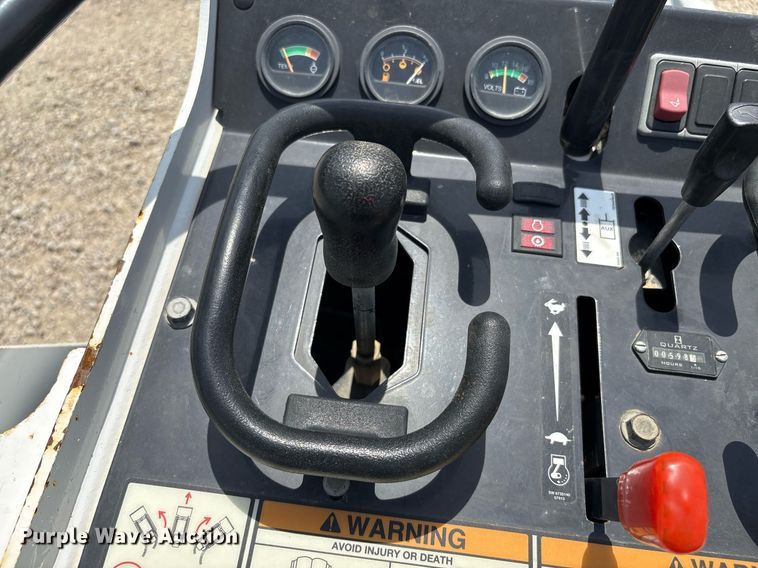 image for item EF3017 2021 Bobcat MT100 compact utility loader