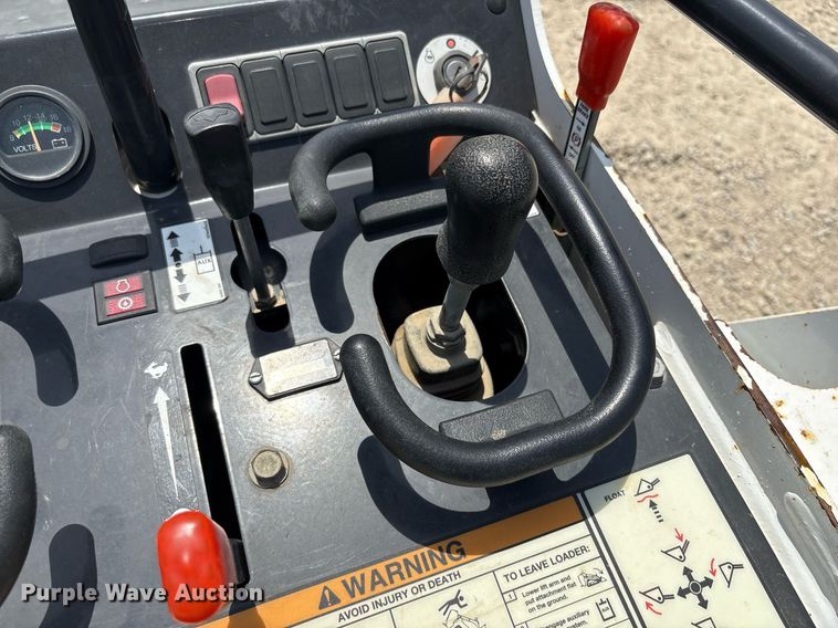 image for item EF3017 2021 Bobcat MT100 compact utility loader