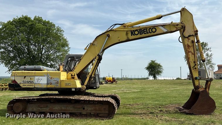 image for item EF3018 Kobelco SK220 Mark IV excavator