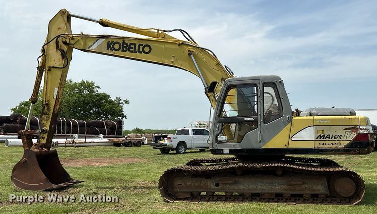 image for item EF3018 Kobelco SK220 Mark IV excavator