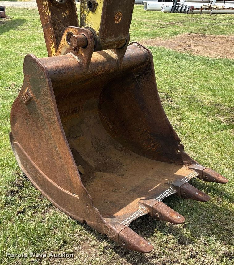 image for item EF3018 Kobelco SK220 Mark IV excavator