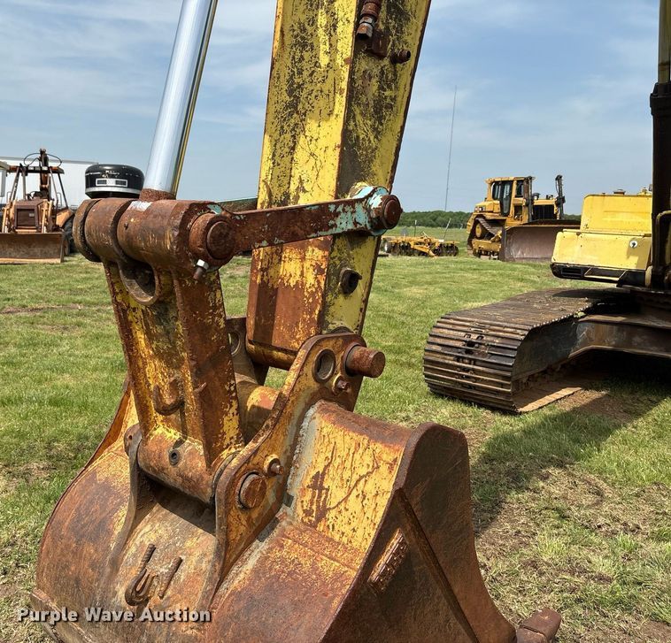 image for item EF3018 Kobelco SK220 Mark IV excavator