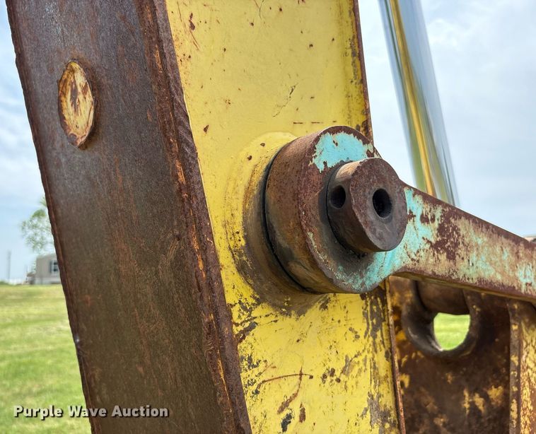 image for item EF3018 Kobelco SK220 Mark IV excavator