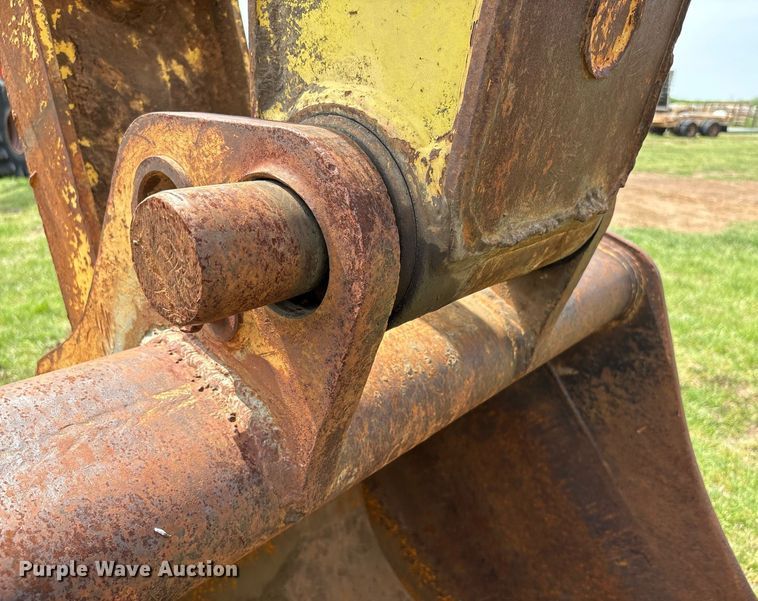 image for item EF3018 Kobelco SK220 Mark IV excavator