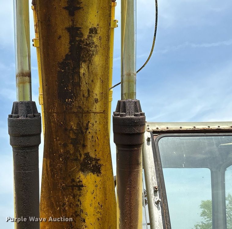 image for item EF3018 Kobelco SK220 Mark IV excavator