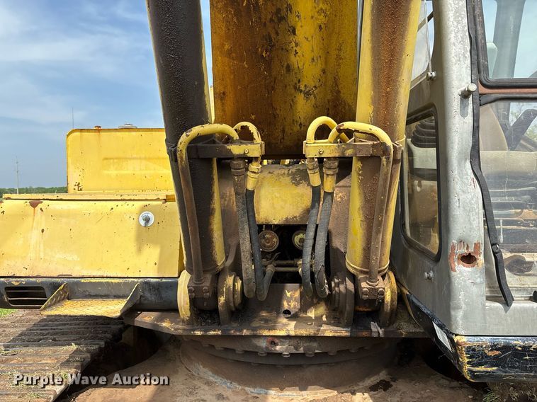 image for item EF3018 Kobelco SK220 Mark IV excavator