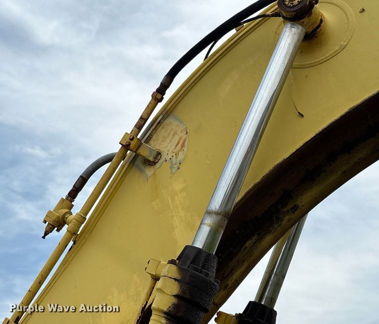 image for item EF3018 Kobelco SK220 Mark IV excavator