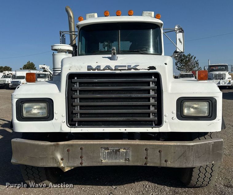 image for item EG2196 1999 Mack RD688S roll-off container truck