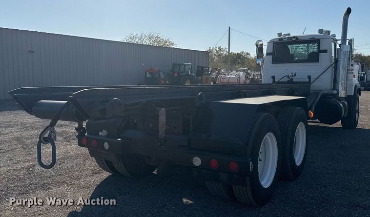 image for item EG2196 1999 Mack RD688S roll-off container truck