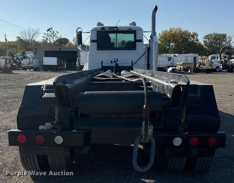 image for item EG2196 1999 Mack RD688S roll-off container truck