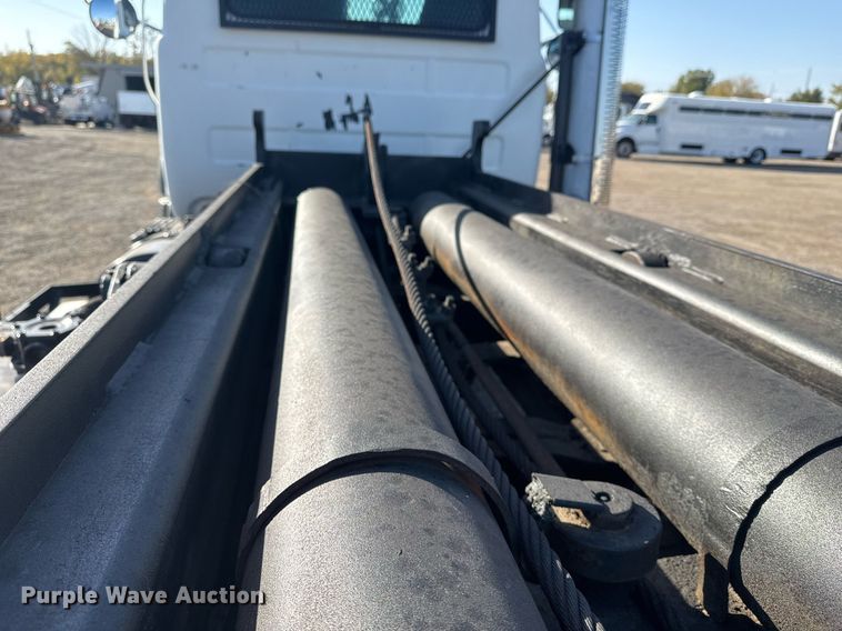 image for item EG2196 1999 Mack RD688S roll-off container truck