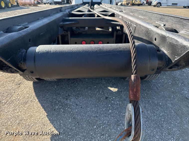 image for item EG2196 1999 Mack RD688S roll-off container truck