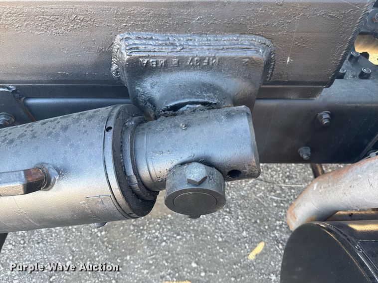 image for item EG2196 1999 Mack RD688S roll-off container truck