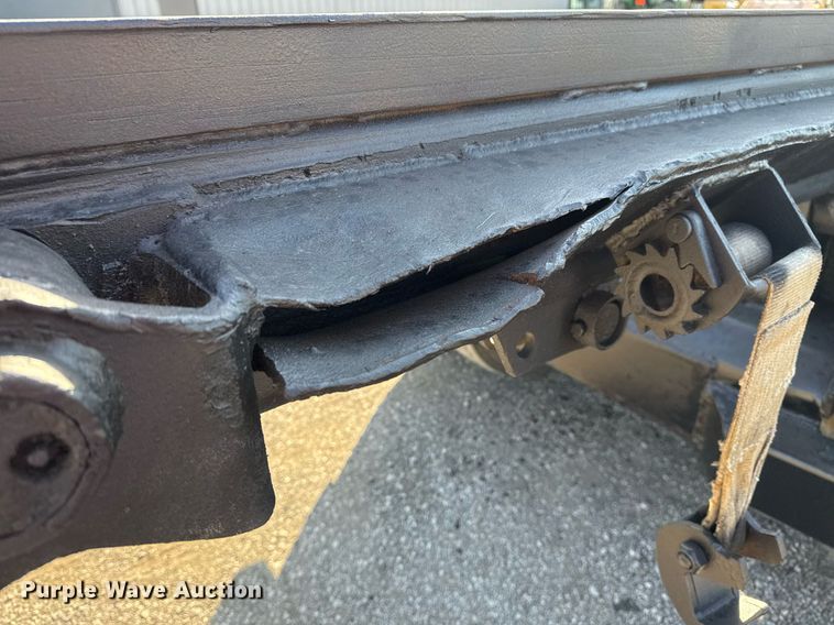 image for item EG2196 1999 Mack RD688S roll-off container truck