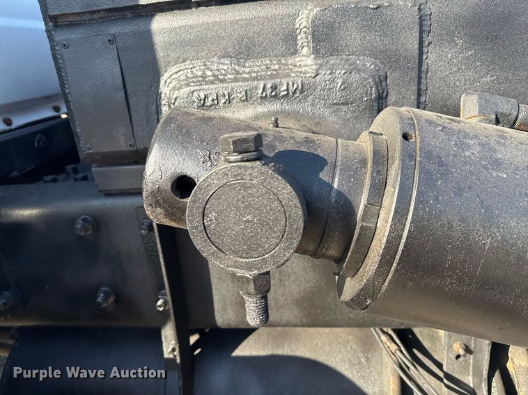 image for item EG2196 1999 Mack RD688S roll-off container truck