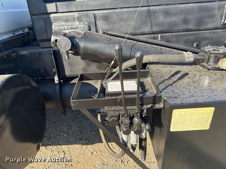 image for item EG2196 1999 Mack RD688S roll-off container truck