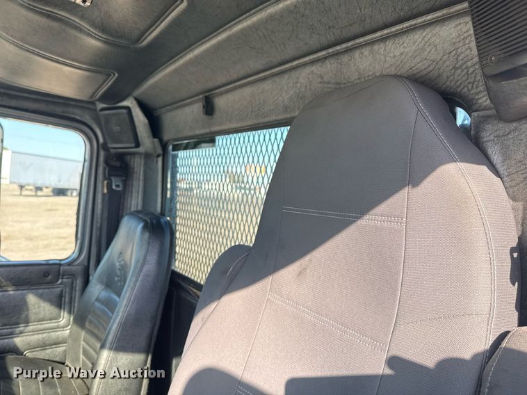 image for item EG2196 1999 Mack RD688S roll-off container truck