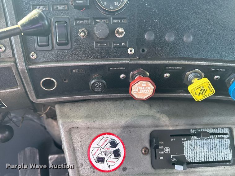 image for item EG2196 1999 Mack RD688S roll-off container truck