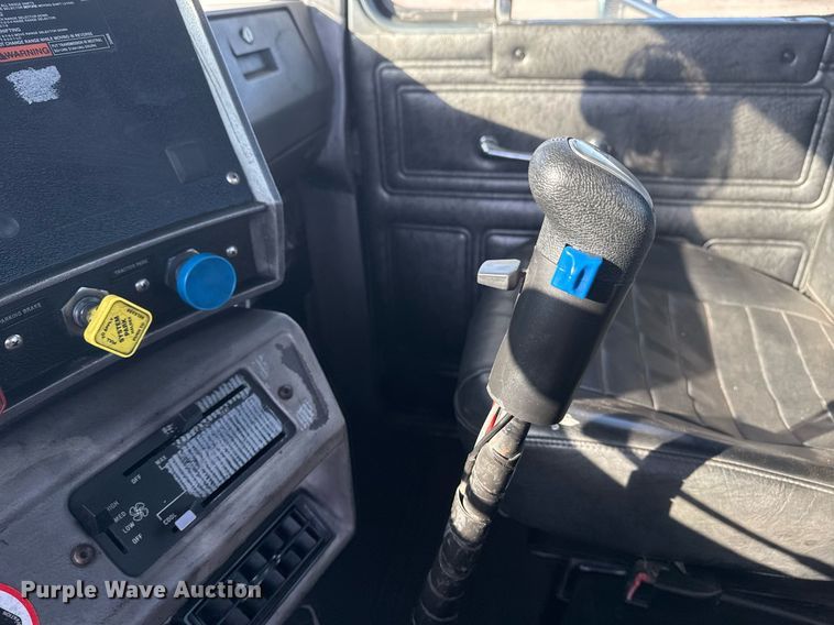 image for item EG2196 1999 Mack RD688S roll-off container truck