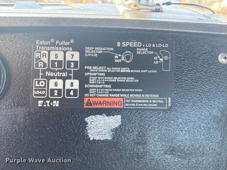 image for item EG2196 1999 Mack RD688S roll-off container truck