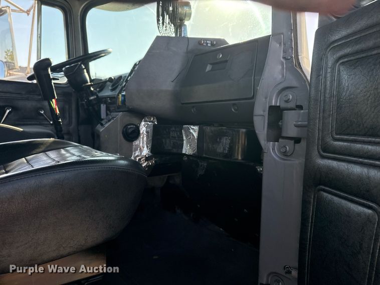 image for item EG2196 1999 Mack RD688S roll-off container truck