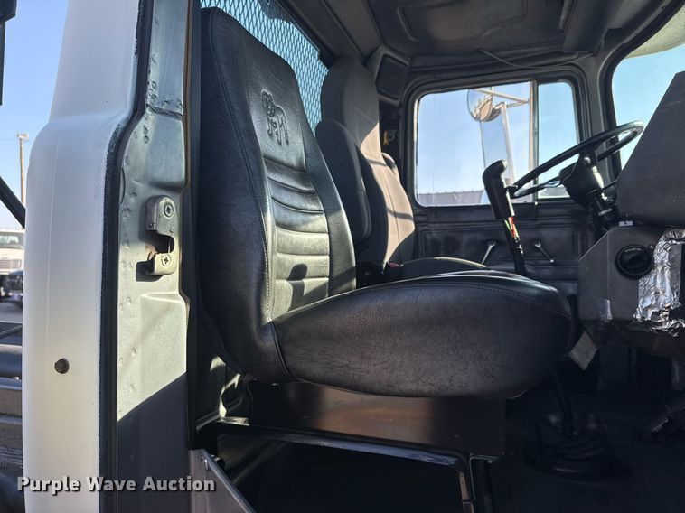 image for item EG2196 1999 Mack RD688S roll-off container truck