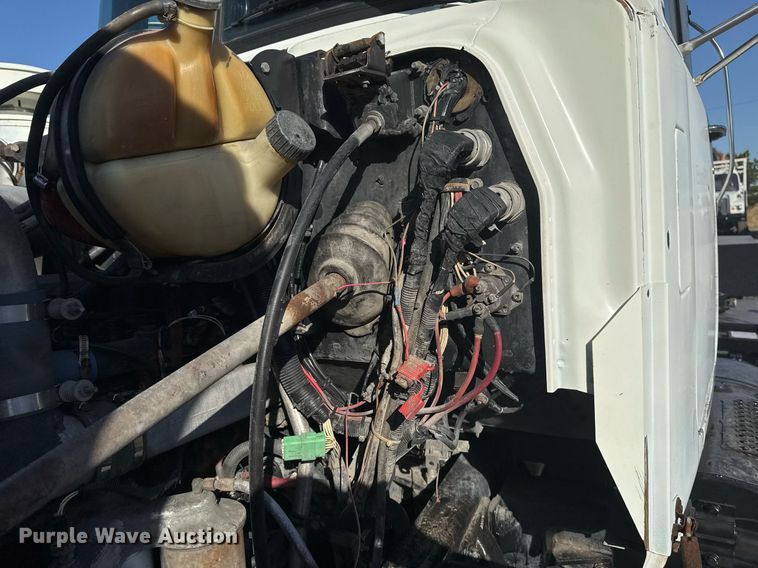 image for item EG2196 1999 Mack RD688S roll-off container truck