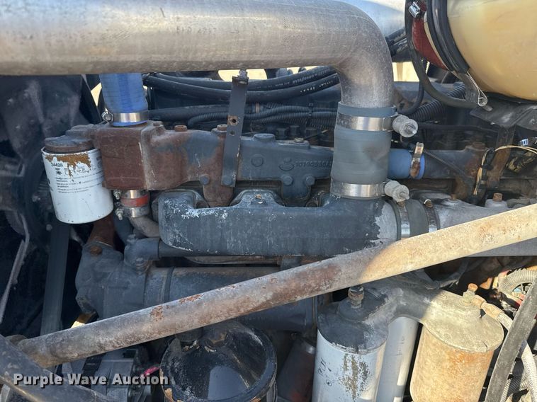 image for item EG2196 1999 Mack RD688S roll-off container truck