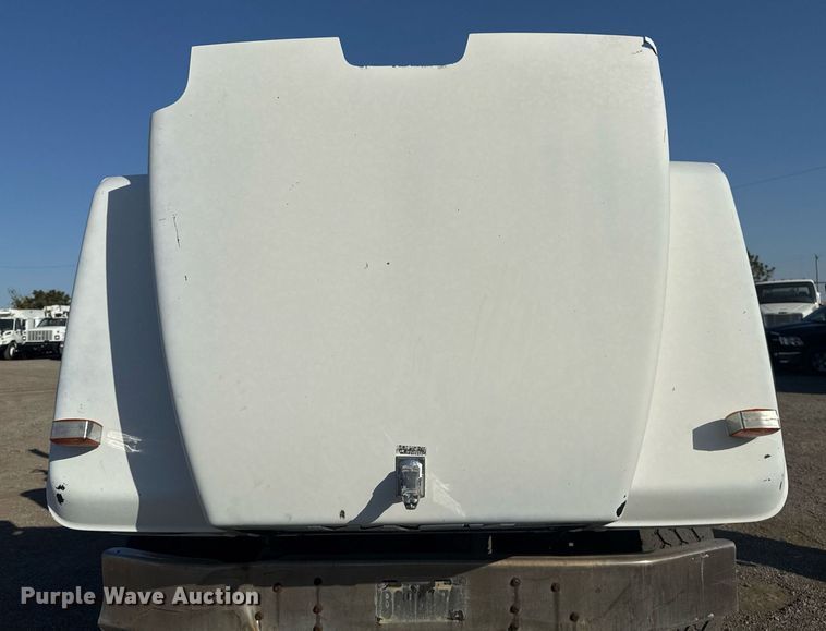 image for item EG2196 1999 Mack RD688S roll-off container truck