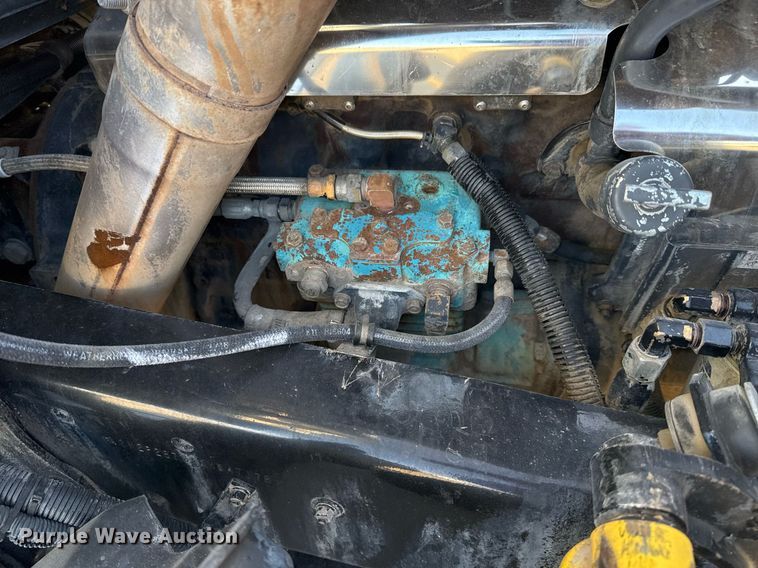 image for item EG2196 1999 Mack RD688S roll-off container truck