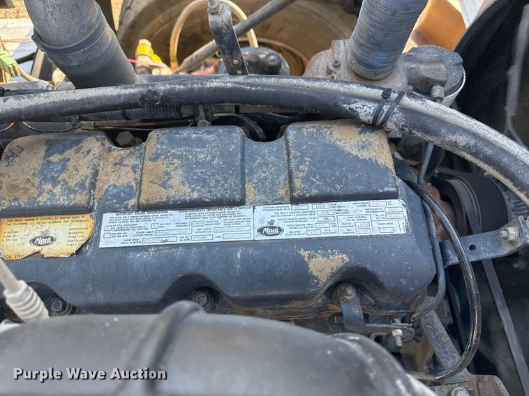 image for item EG2196 1999 Mack RD688S roll-off container truck