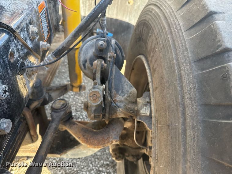 image for item EG2196 1999 Mack RD688S roll-off container truck