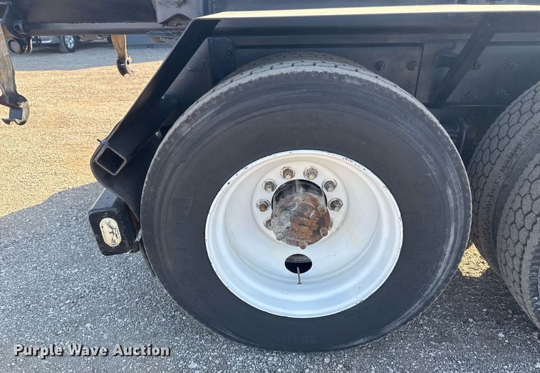 image for item EG2196 1999 Mack RD688S roll-off container truck