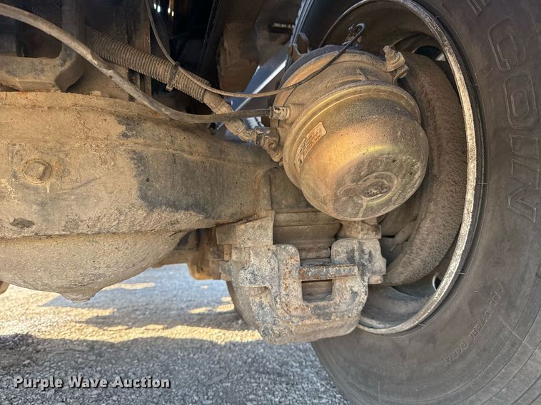 image for item EG2196 1999 Mack RD688S roll-off container truck