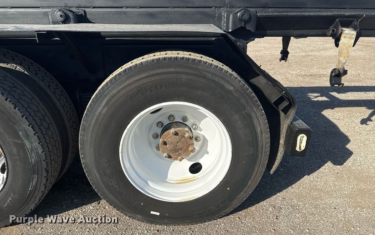 image for item EG2196 1999 Mack RD688S roll-off container truck