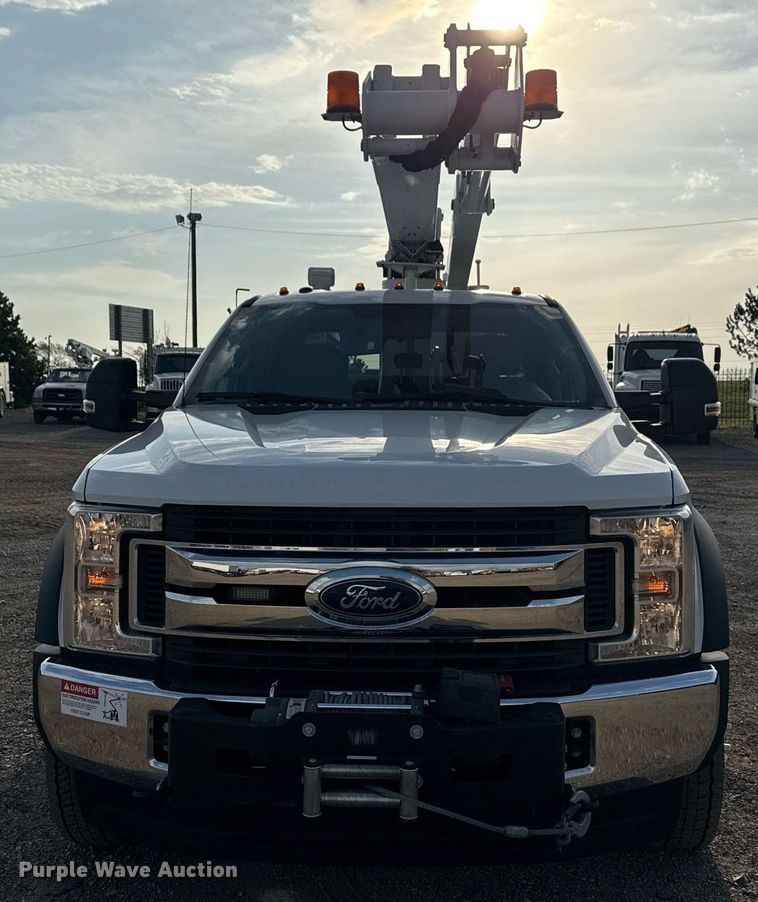 image for item EG5693 2018 Ford F550 Crew Cab bucket truck
