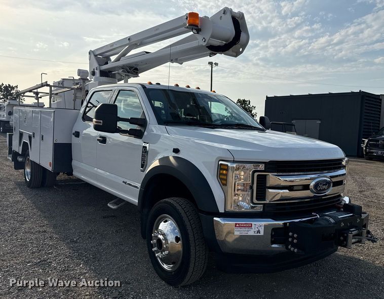 image for item EG5693 2018 Ford F550 Crew Cab bucket truck